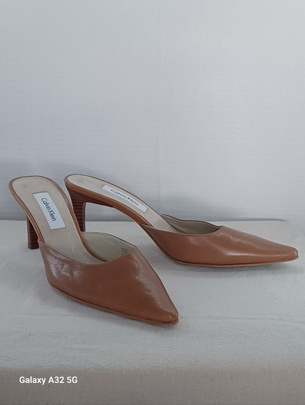 Calvin Klein Womens Tan Landry Kitten Mule 3"Heels.   Sz 7